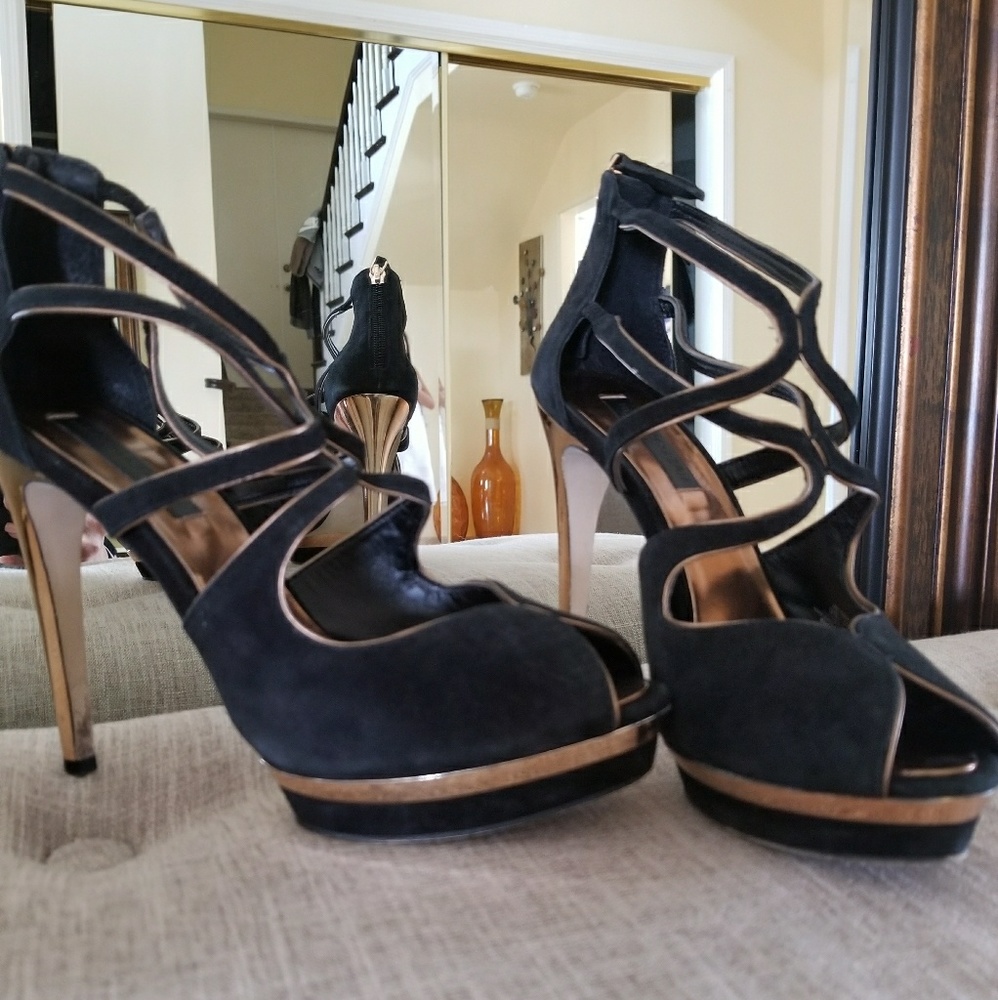 BCBG MAXAZRIA Strapy HEELS BLACK with Gold Trim